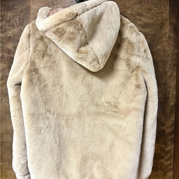 Urban Outfitters Faux Fur Coat - Picture 4 of 7